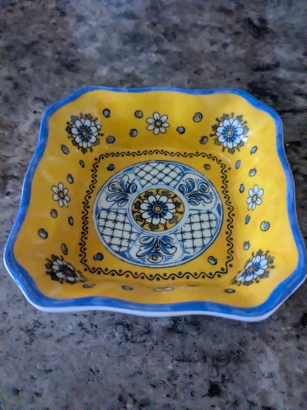 NWOT La Cadeaux Melamine Trinket Dish
